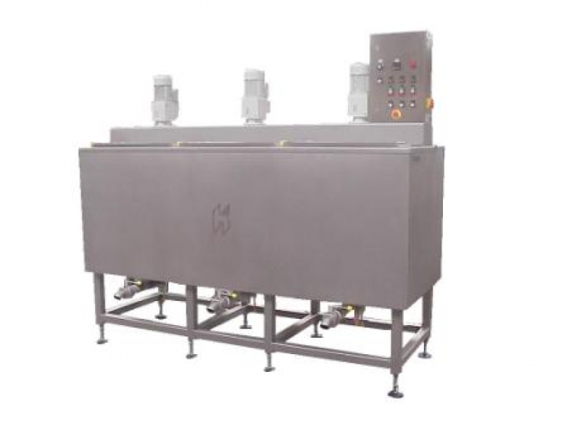 Medium sized melting tanks