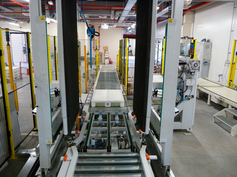 Řadový měnič palet