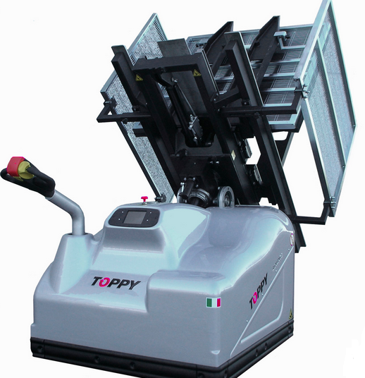 Mobile pallet turner for higher stacks