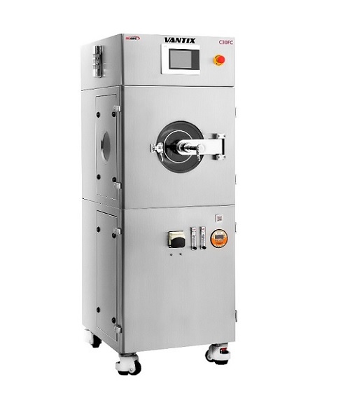 Automatický obaľovač tabliet pre laboratórium