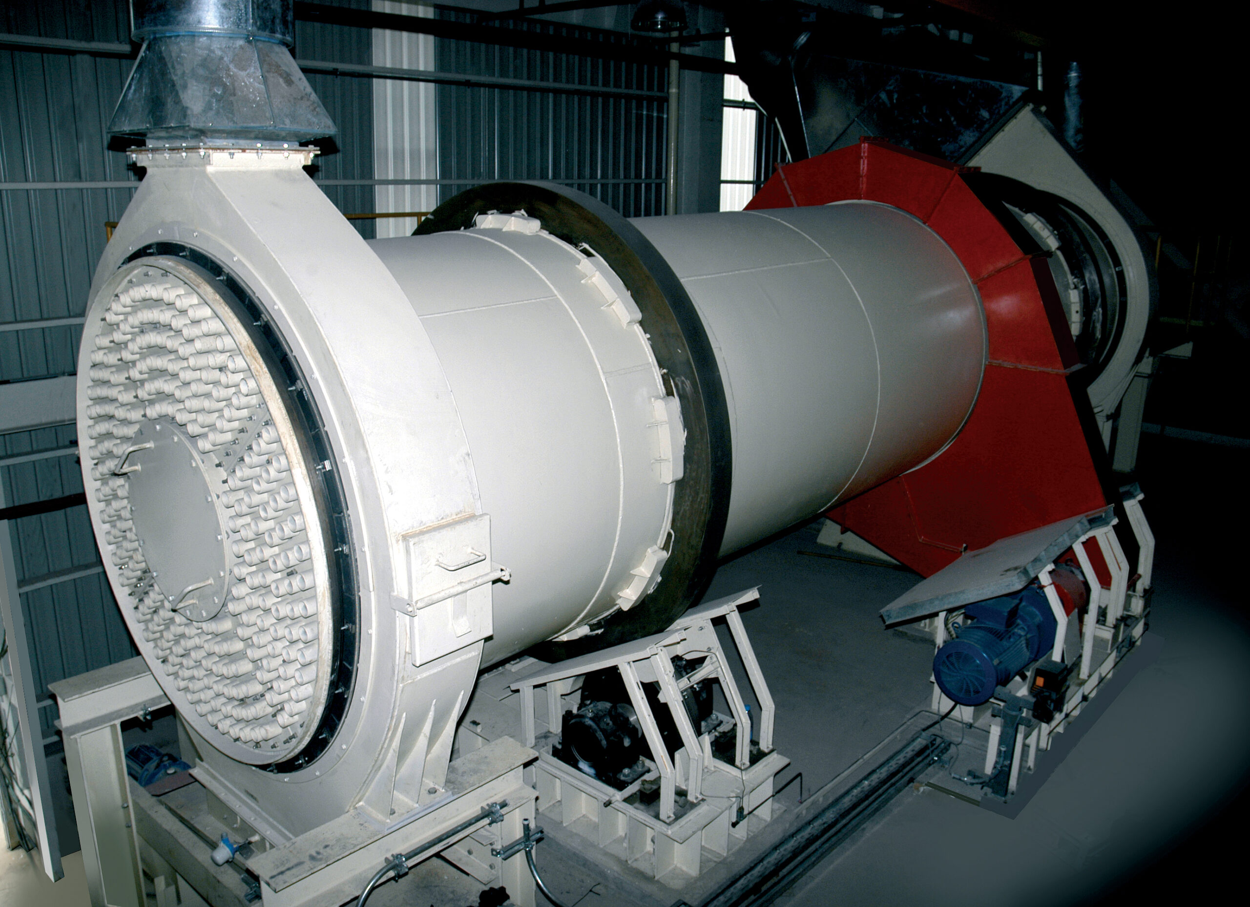 Rotační bubnový chladič pro kalcinované sádrové výrobky